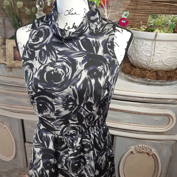 Ann Taylor Petite Sleeveless Dress - Picture 4 of 6